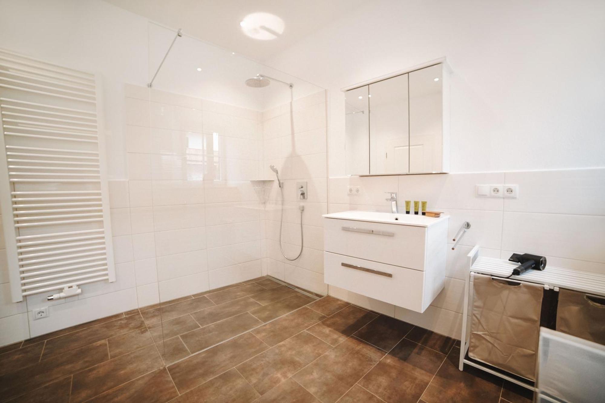 Black Horse Family Apartment - Barrierearm - Pfotenglueck - Familienzeit By Loewenherz Homes Stephanskirchen Dış mekan fotoğraf