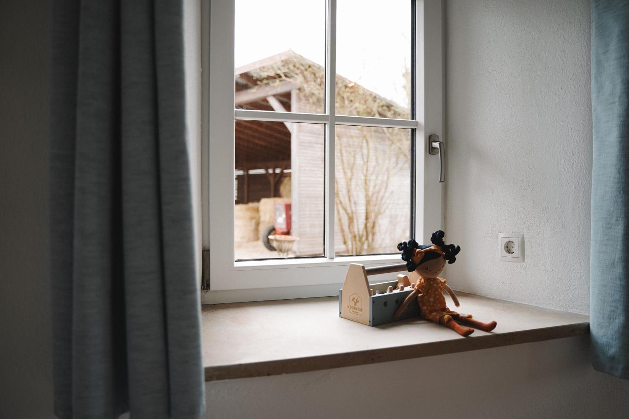 Black Horse Family Apartment - Barrierearm - Pfotenglueck - Familienzeit By Loewenherz Homes Stephanskirchen Dış mekan fotoğraf